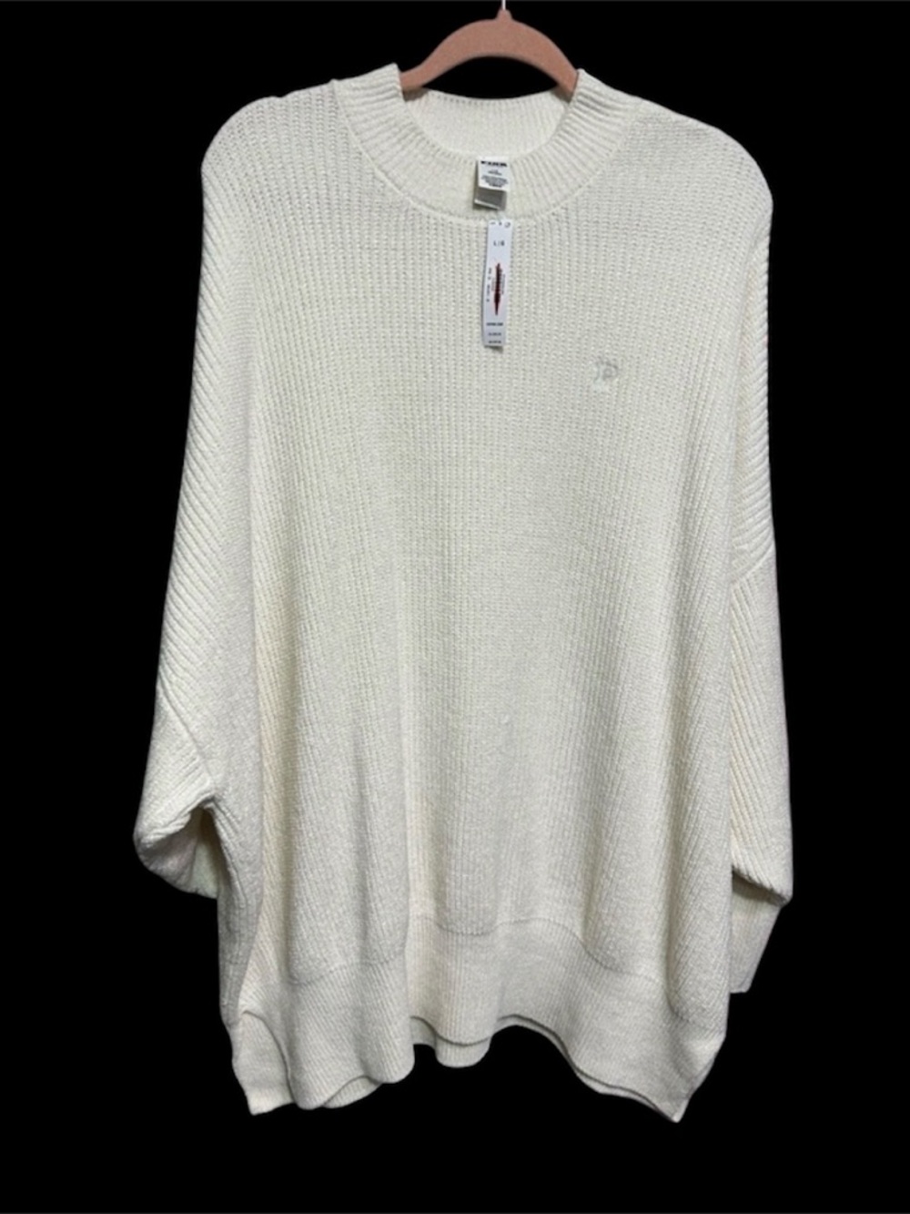 Pink Victoria’s Secret cable knit sweater R$79.95